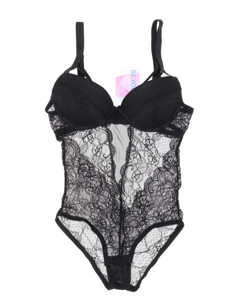 15339 (1) Les Provocatrices