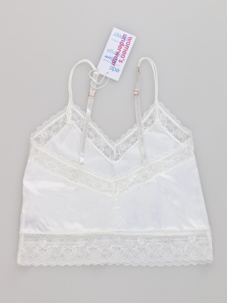 5277 (2)  Les Provocatrices