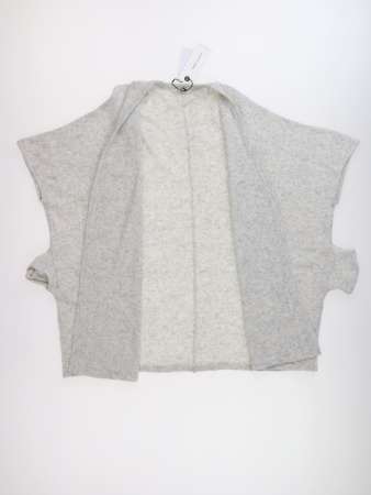 1187  (2)  Gina Laura